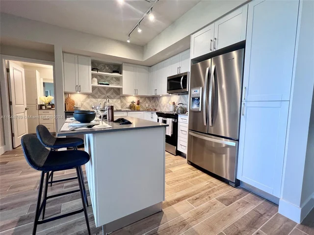 5250 NW 84th Ave # 104, Doral FL 33166