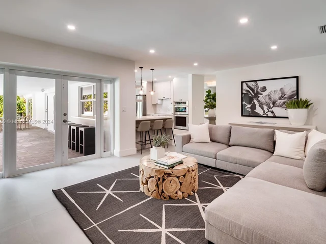 13840 SW 73rd Ave, Palmetto Bay FL 33158