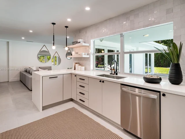 13840 SW 73rd Ave, Palmetto Bay FL 33158