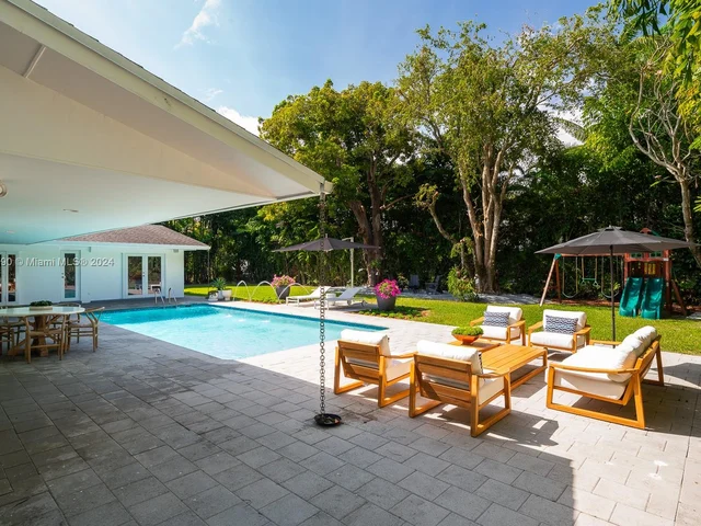 13840 SW 73rd Ave, Palmetto Bay FL 33158