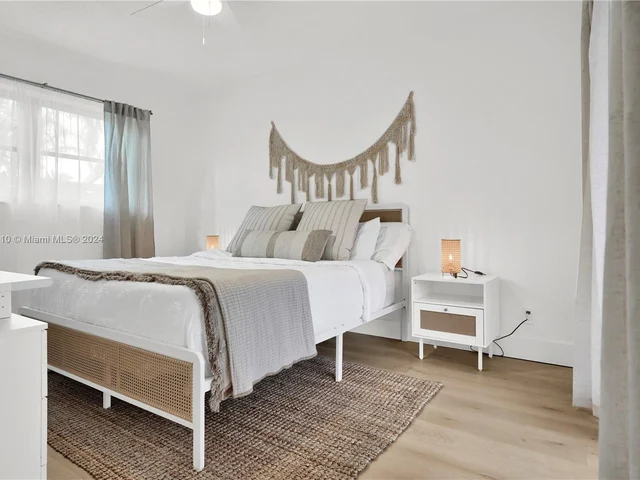 1861 NW 36th St, Oakland Park FL 33309