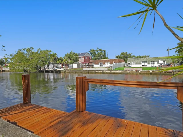 1861 NW 36th St, Oakland Park FL 33309