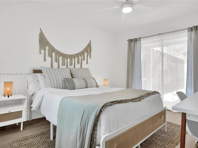 1861 NW 36th St, Oakland Park FL 33309