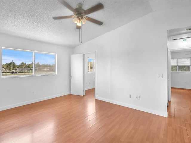 3630 N 56th Ave # 323, Hollywood FL 33021