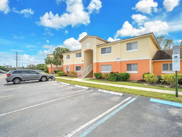 3630 N 56th Ave # 323, Hollywood FL 33021