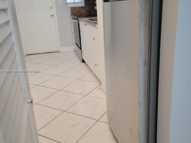 1430 NE 170th St # 221, North Miami Beach FL 33162