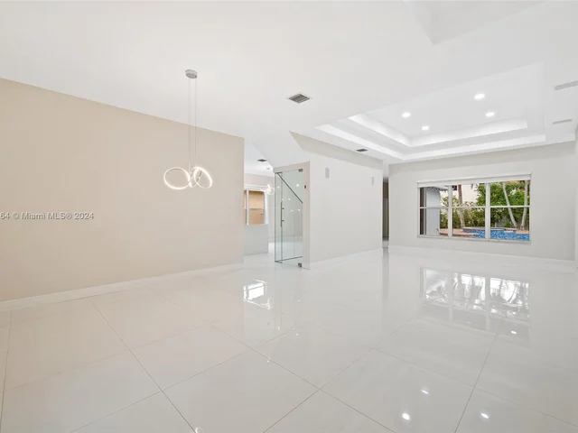 2012 Harbor View Cir, Weston FL 33327