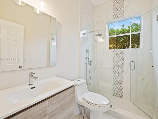 2012 Harbor View Cir, Weston FL 33327