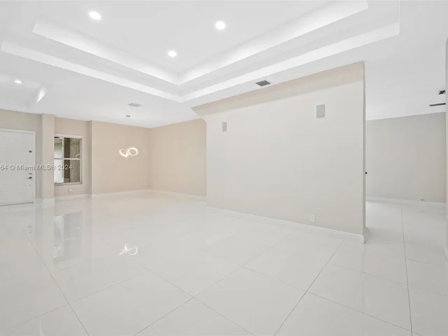 2012 Harbor View Cir, Weston FL 33327