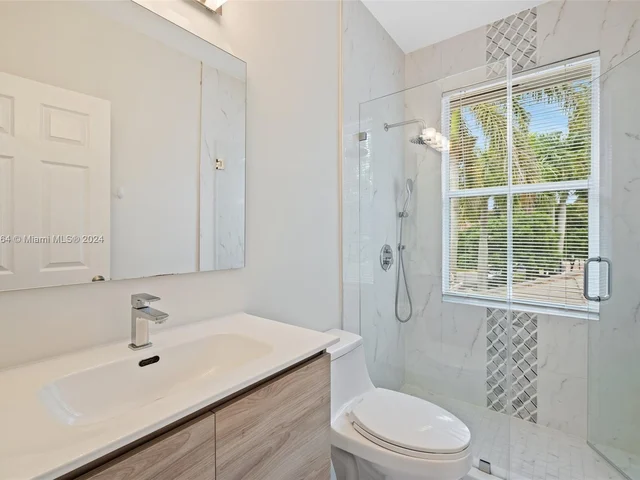 2012 Harbor View Cir, Weston FL 33327