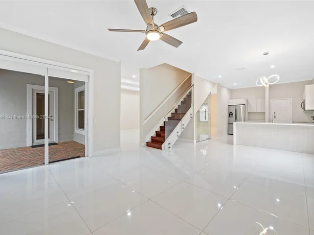 2012 Harbor View Cir, Weston FL 33327