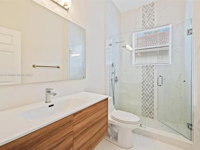 2012 Harbor View Cir, Weston FL 33327