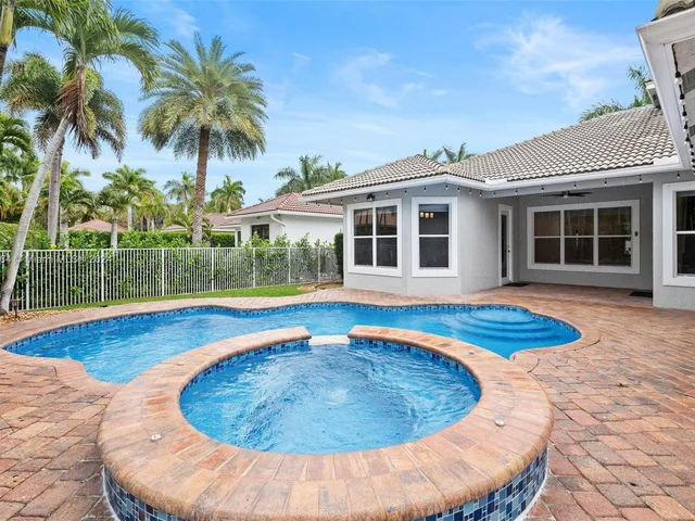 2012 Harbor View Cir, Weston FL 33327