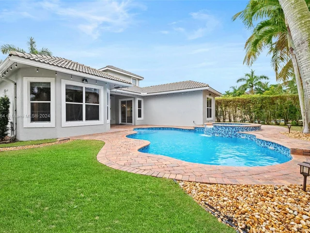 2012 Harbor View Cir, Weston FL 33327