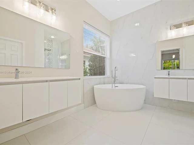 2012 Harbor View Cir, Weston FL 33327