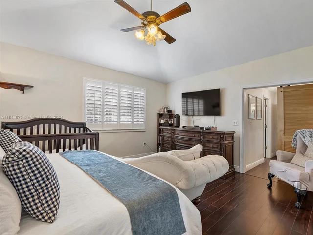 5558 SW 89th Pl, Miami FL 33165