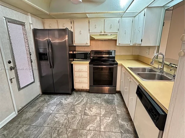 403 NW 68th Ave # 309, Plantation FL 33317