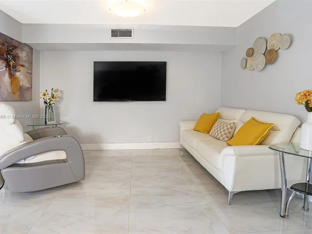 1611 SW 124th Place Concourse, Miami FL 33175