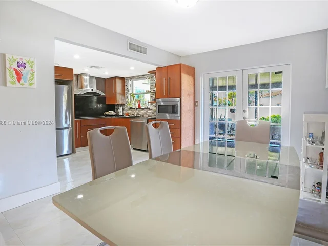 1611 SW 124th Place Concourse, Miami FL 33175