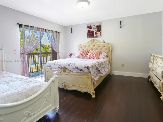 1611 SW 124th Place Concourse, Miami FL 33175