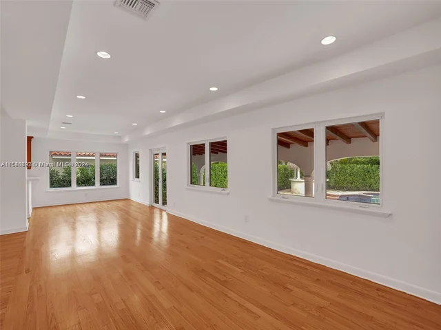 527 SW 20th Rd, Miami FL 33129