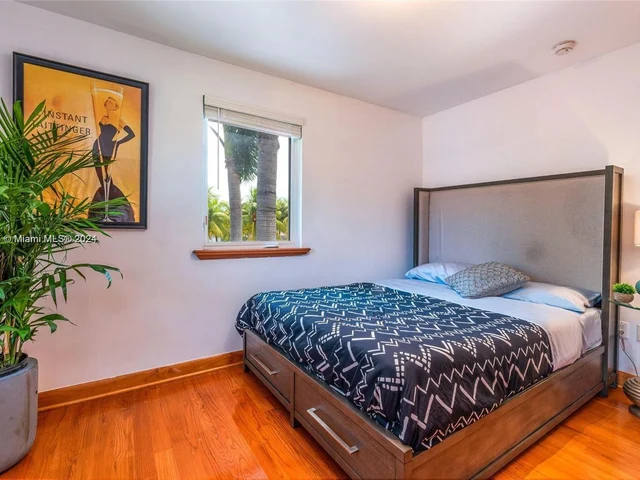 527 SW 20th Rd, Miami FL 33129