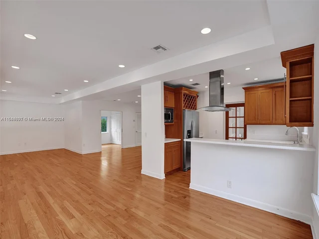 527 SW 20th Rd, Miami FL 33129