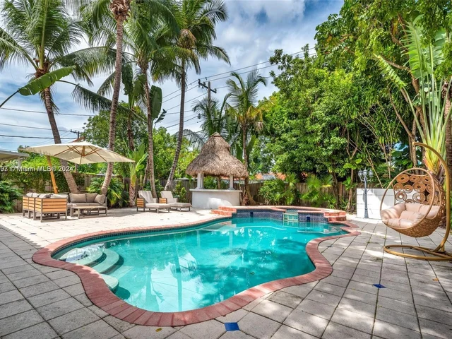 527 SW 20th Rd, Miami FL 33129