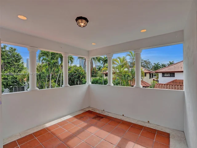 527 SW 20th Rd, Miami FL 33129