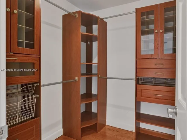 527 SW 20th Rd, Miami FL 33129