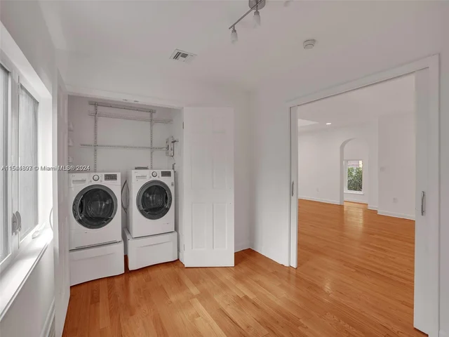 527 SW 20th Rd, Miami FL 33129