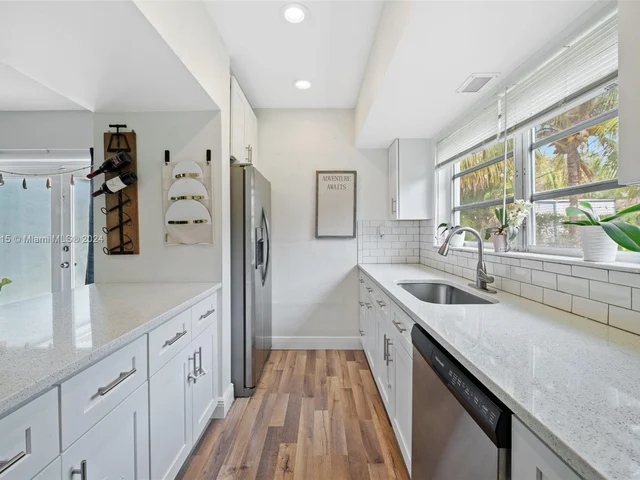 205 S 57th Ter, Hollywood FL 33023