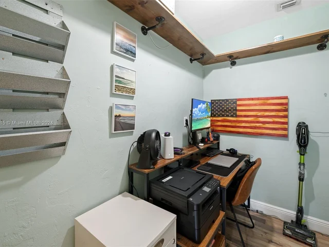 205 S 57th Ter, Hollywood FL 33023