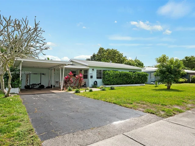 205 S 57th Ter, Hollywood FL 33023