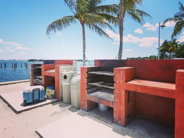 750 NE 64th St # B201, Miami FL 33138