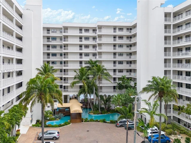 3100 NE 48th St # 312, Fort Lauderdale FL 33308