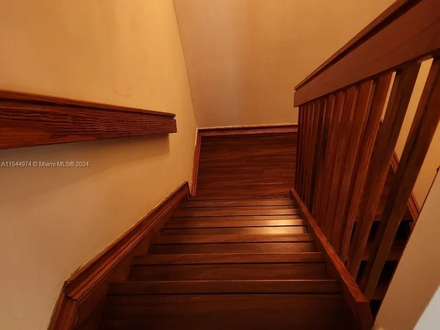 8177 NW 8th St # D7, Miami FL 33126