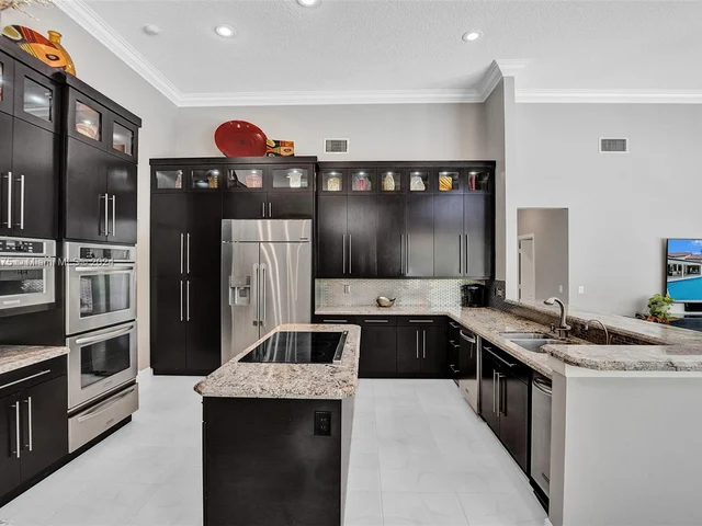 375 Alexandra Cir # 375, Weston FL 33326