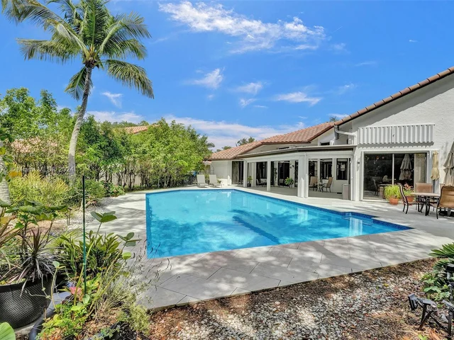 375 Alexandra Cir # 375, Weston FL 33326