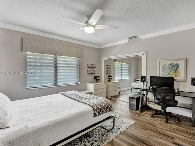 375 Alexandra Cir # 375, Weston FL 33326