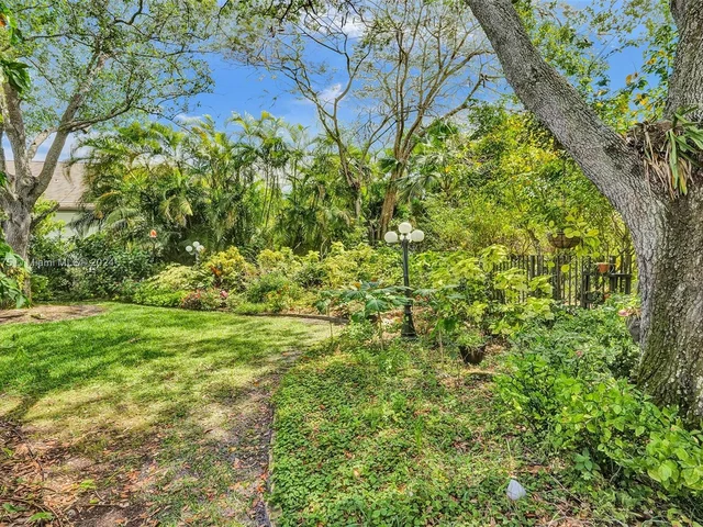 375 Alexandra Cir # 375, Weston FL 33326