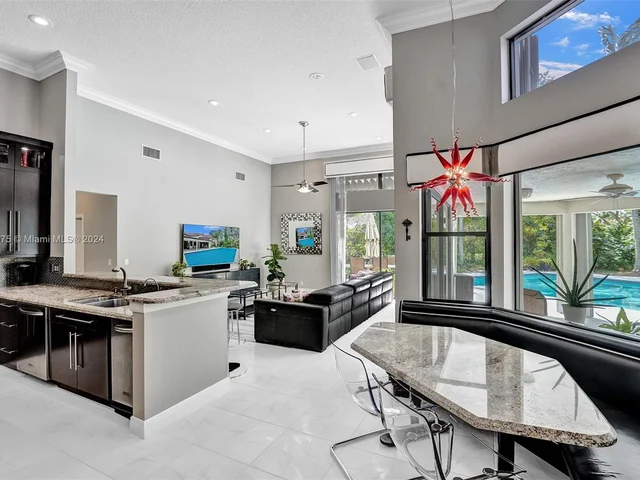 375 Alexandra Cir # 375, Weston FL 33326