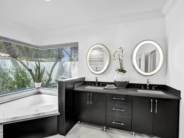 375 Alexandra Cir # 375, Weston FL 33326