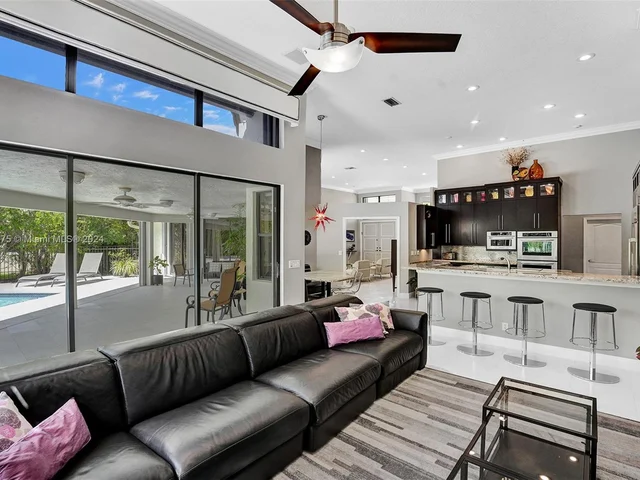 375 Alexandra Cir # 375, Weston FL 33326