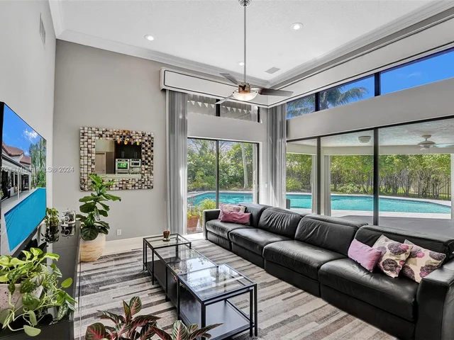 375 Alexandra Cir # 375, Weston FL 33326