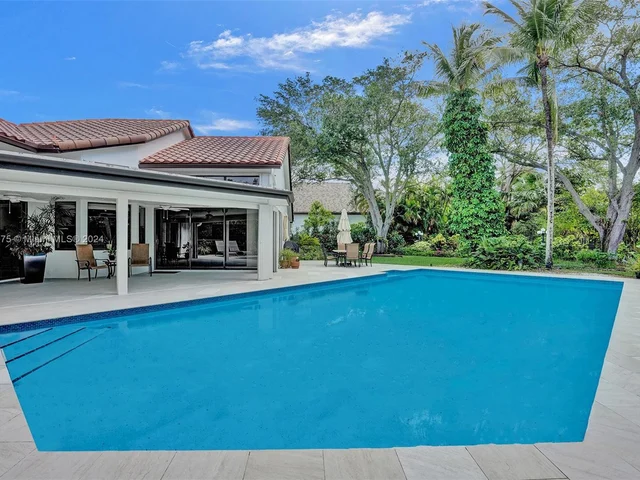 375 Alexandra Cir # 375, Weston FL 33326