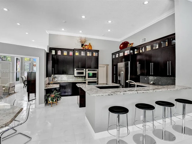 375 Alexandra Cir # 375, Weston FL 33326