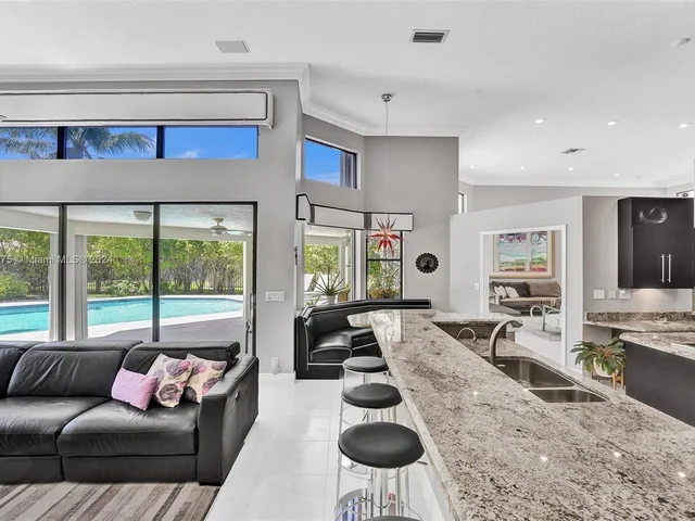 375 Alexandra Cir # 375, Weston FL 33326