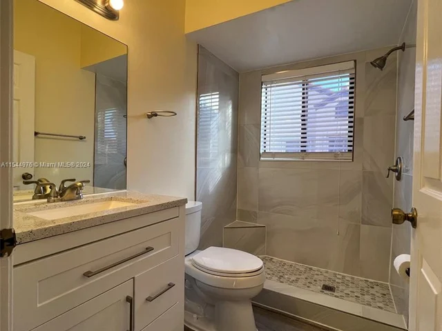 7 Via De Casas Sur # 202, Boynton Beach FL 33426