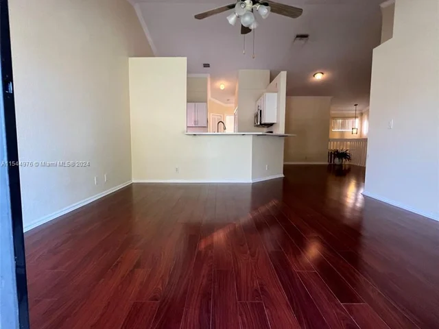 7 Via De Casas Sur # 202, Boynton Beach FL 33426